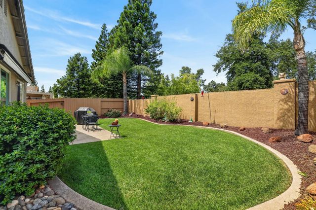 906 Rathbone Cir, Folsom, CA 95630