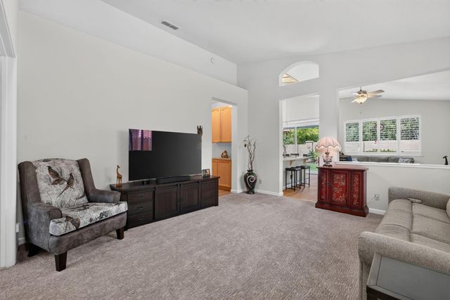 906 Rathbone Cir, Folsom, CA 95630