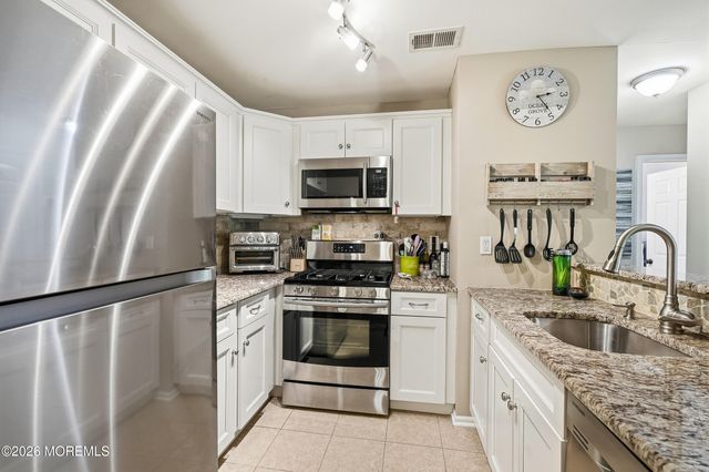7 Dressage Court, Tinton Falls, NJ 07753