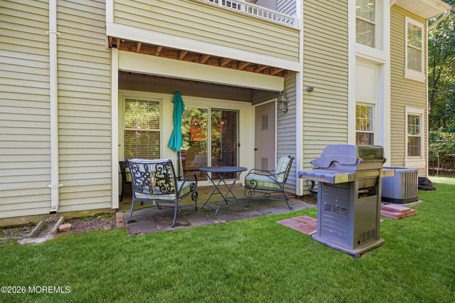 7 Dressage Court, Tinton Falls, NJ 07753