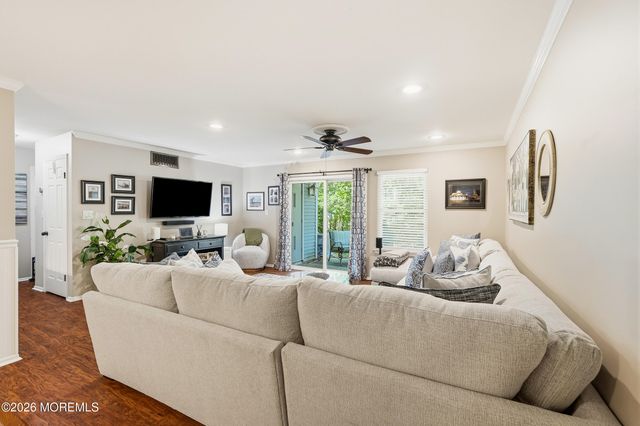 7 Dressage Court, Tinton Falls, NJ 07753