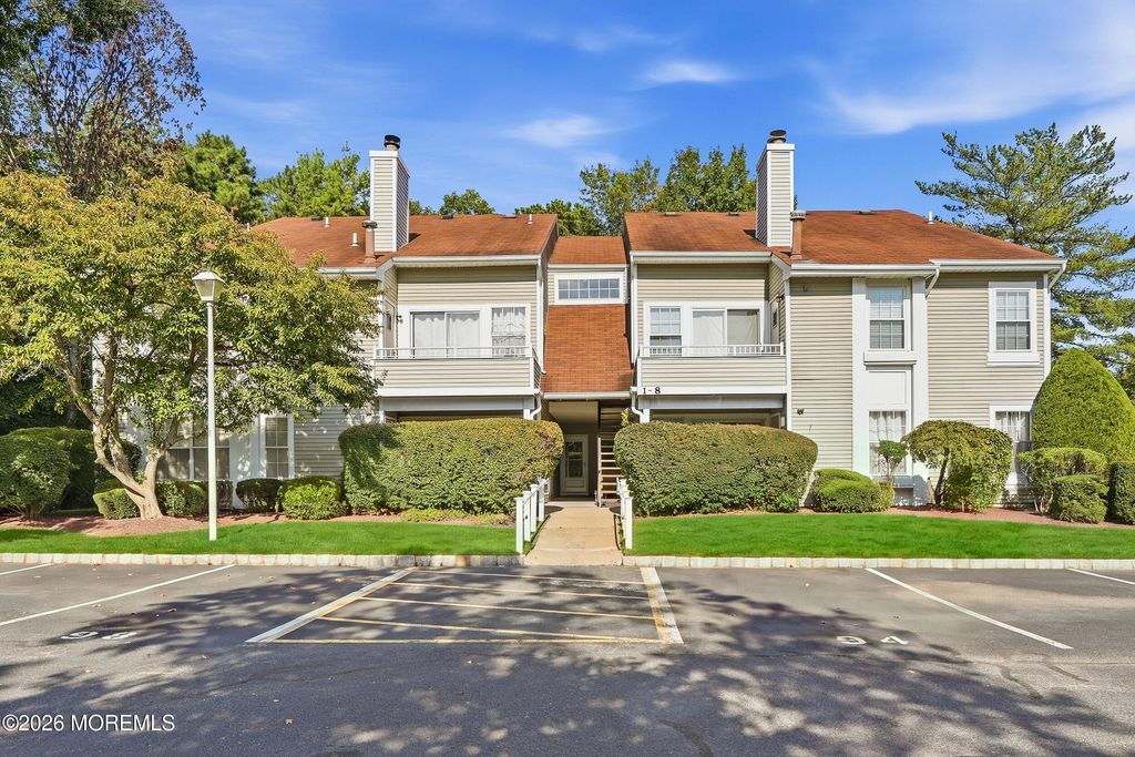 7 Dressage Court, Tinton Falls, NJ 07753