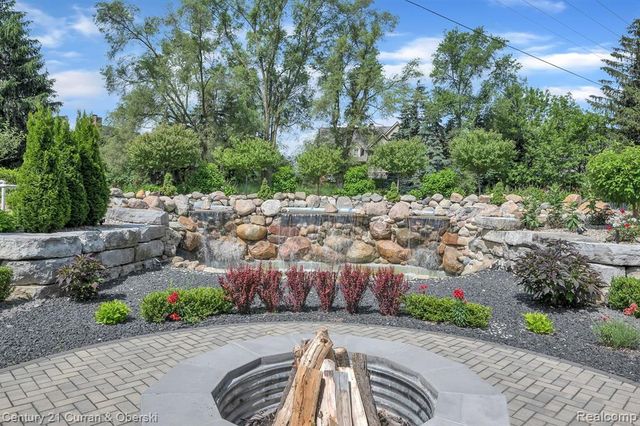 17965 Beck Road, Northville, MI 48168