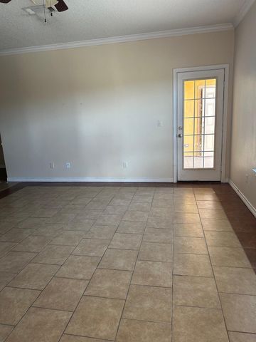 107 Oak Park Drive, Clute, TX 77531