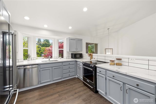 23120 SE 246th Place, Maple Valley, WA 98038