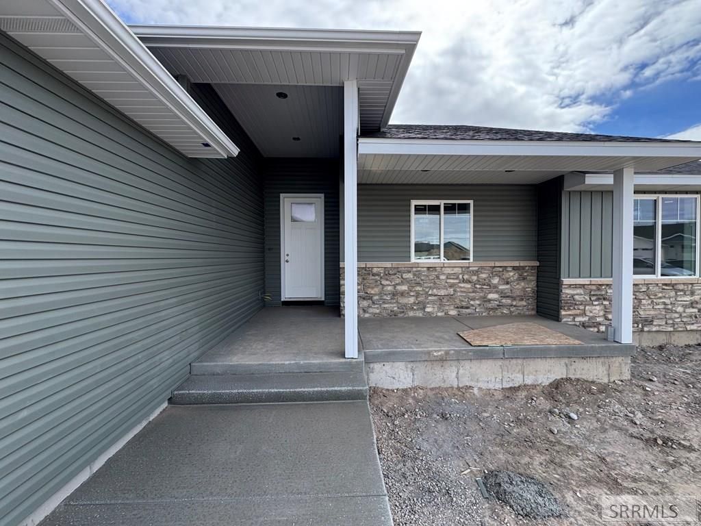 Image 2 of property listing at 388 Wind River Circle, Shelley, ID 83274