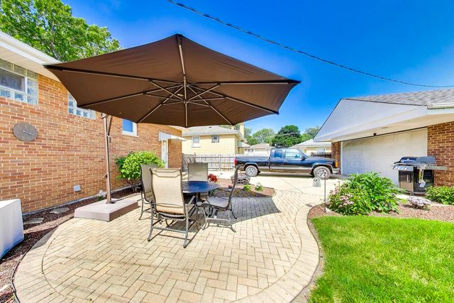 10629 Preston Street, Westchester, IL 60154