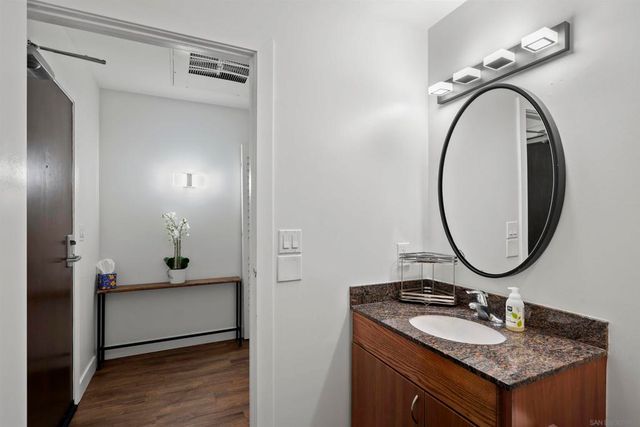 889 Date St. 116, San Diego, CA 92101