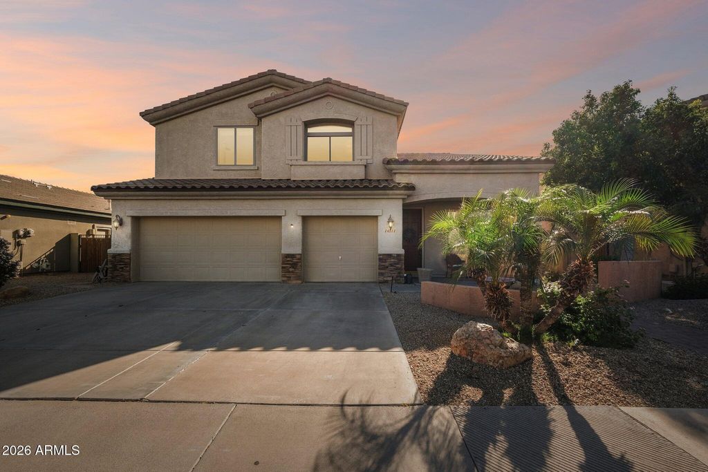 Image 5 of property listing at 14711 W CLARENDON Avenue, Goodyear, AZ 85395