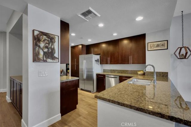 300 E 4th Street 214, Long Beach, CA 90802