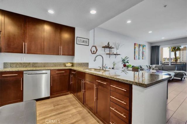 300 E 4th Street 214, Long Beach, CA 90802