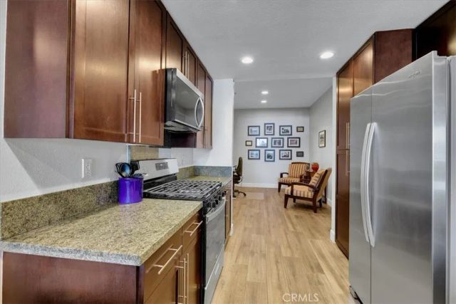 300 E 4th Street 214, Long Beach, CA 90802