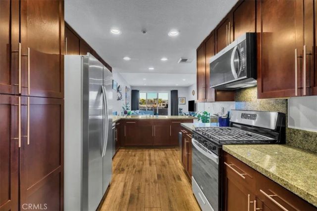 300 E 4th Street 214, Long Beach, CA 90802