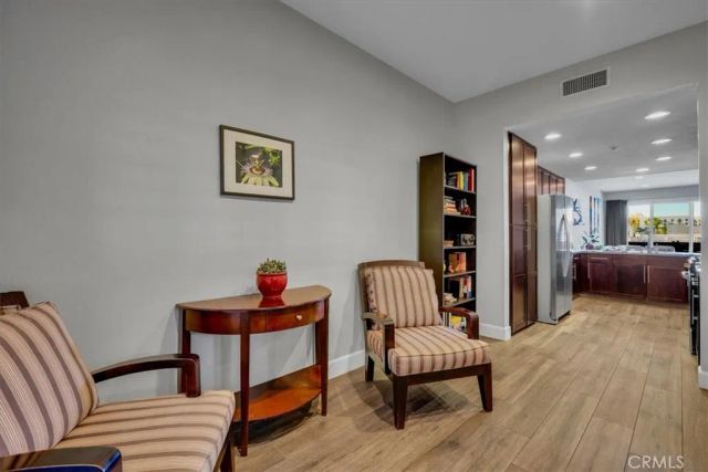 300 E 4th Street 214, Long Beach, CA 90802