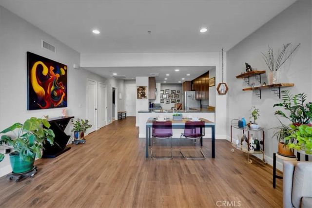 300 E 4th Street 214, Long Beach, CA 90802