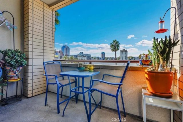 300 E 4th Street 214, Long Beach, CA 90802