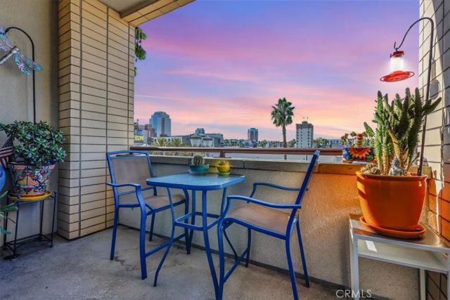 300 E 4th Street 214, Long Beach, CA 90802