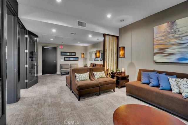 300 E 4th Street 214, Long Beach, CA 90802