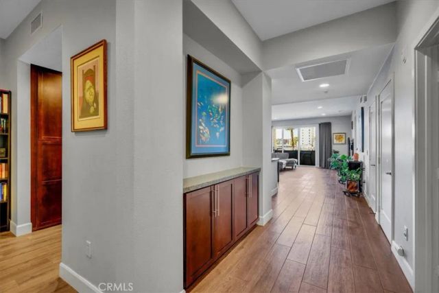 300 E 4th Street 214, Long Beach, CA 90802