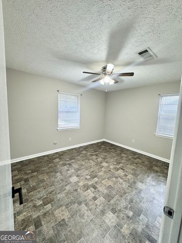 4 Highland Park Court, Newnan, GA 30263