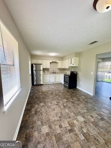 4 Highland Park Court, Newnan, GA 30263