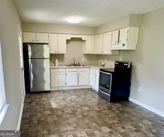 4 Highland Park Court, Newnan, GA 30263