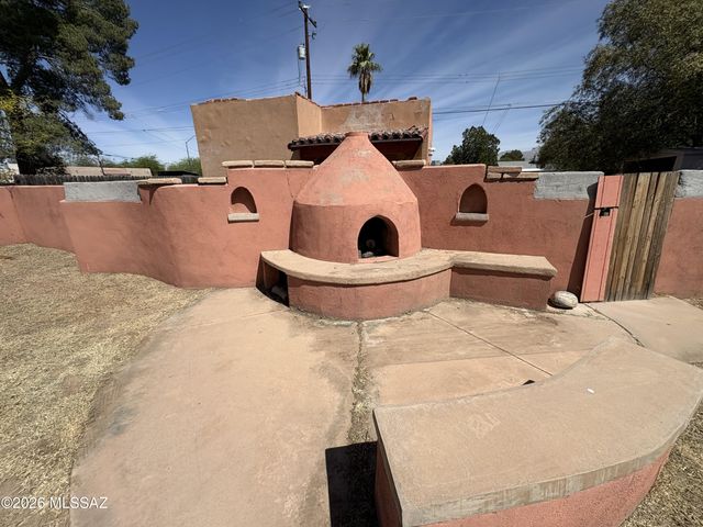 1311 E Spring Street, Tucson, AZ 85719