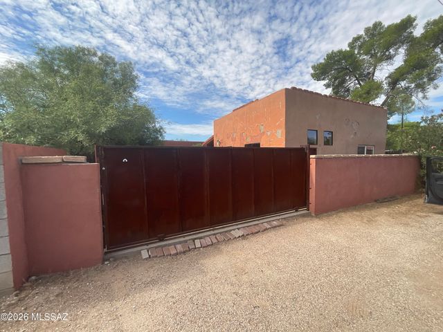 1311 E Spring Street, Tucson, AZ 85719