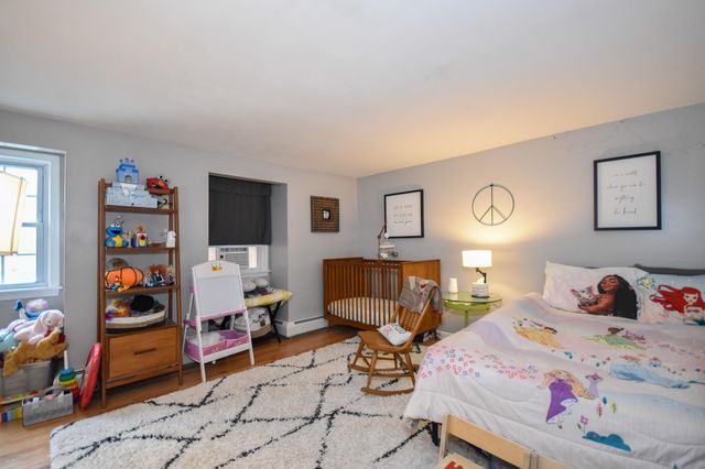 135 Forrest St Apt 4, Plaistow, NH 03865