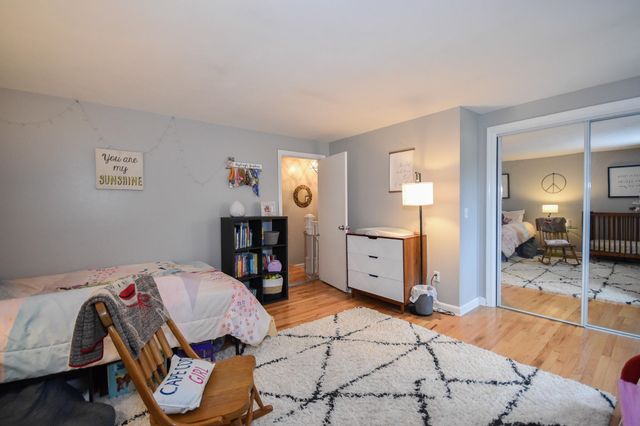 135 Forrest St Apt 4, Plaistow, NH 03865