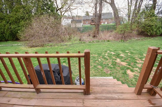 135 Forrest St Apt 4, Plaistow, NH 03865