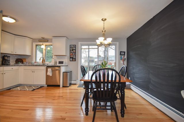 135 Forrest St Apt 4, Plaistow, NH 03865