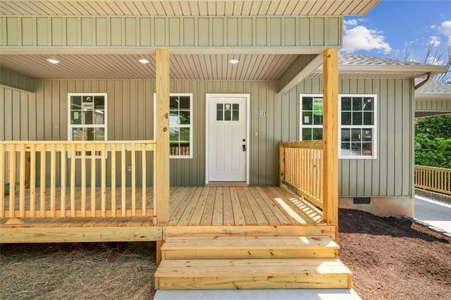 123 Azalea Street SW, Calhoun, GA 30701