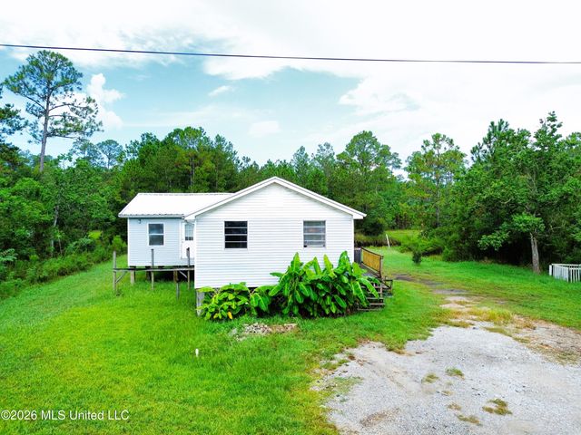 10095 Peachtree Drive, Bay Saint Louis, MS 39520