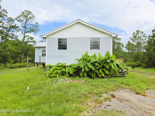 10095 Peachtree Drive, Bay Saint Louis, MS 39520