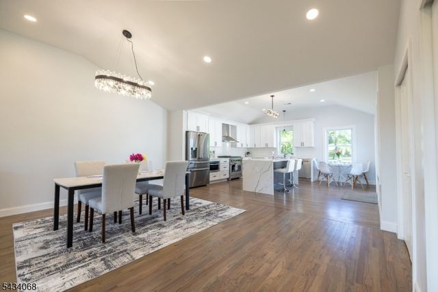 121 Fairview Dr, Branchburg Twp., NJ 08853