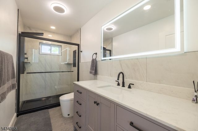 121 Fairview Dr, Branchburg Twp., NJ 08853