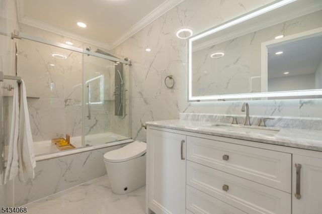 121 Fairview Dr, Branchburg Twp., NJ 08853