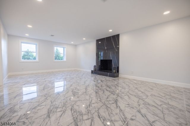121 Fairview Dr, Branchburg Twp., NJ 08853