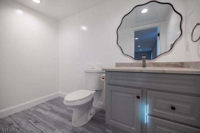 121 Fairview Dr, Branchburg Twp., NJ 08853