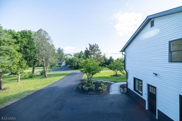 121 Fairview Dr, Branchburg Twp., NJ 08853