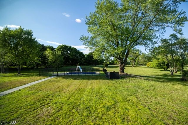 121 Fairview Dr, Branchburg Twp., NJ 08853