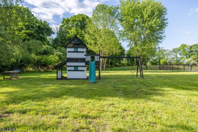 121 Fairview Dr, Branchburg Twp., NJ 08853
