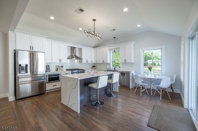 121 Fairview Dr, Branchburg Twp., NJ 08853