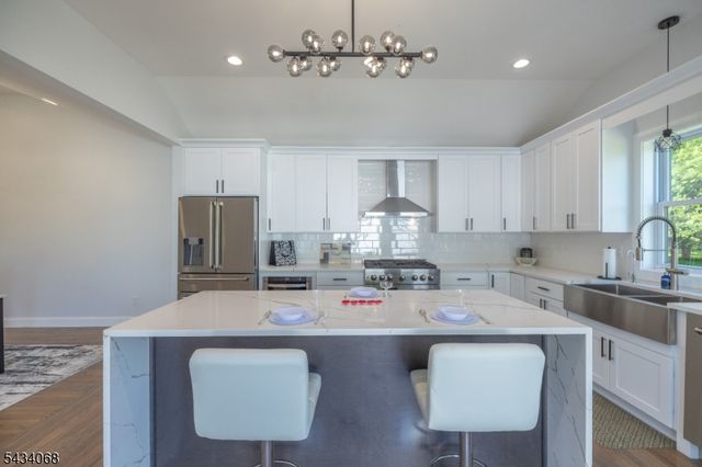 121 Fairview Dr, Branchburg Twp., NJ 08853