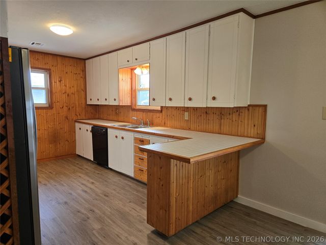 332 NE Meadowlark Avenue, Bartlesville, OK 74006