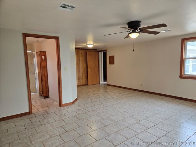 332 NE Meadowlark Avenue, Bartlesville, OK 74006