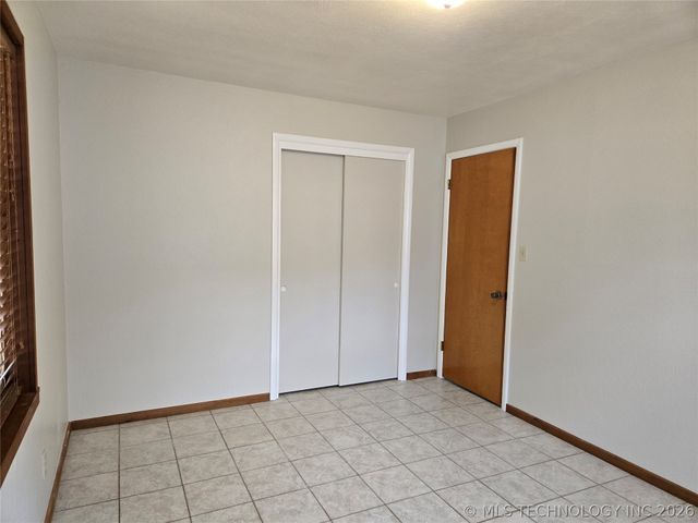 332 NE Meadowlark Avenue, Bartlesville, OK 74006