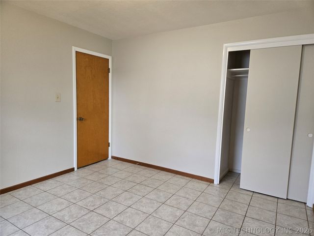 332 NE Meadowlark Avenue, Bartlesville, OK 74006