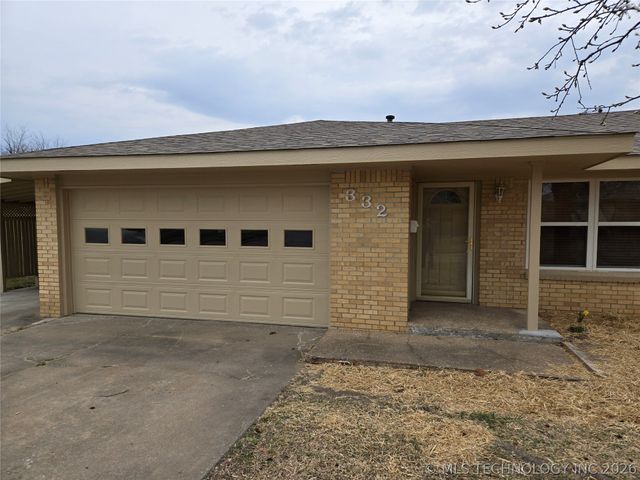 332 NE Meadowlark Avenue, Bartlesville, OK 74006